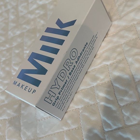 Milk Makeup Hydro Grip Set + Refresh Spray 100ml - Picture 3 of 3